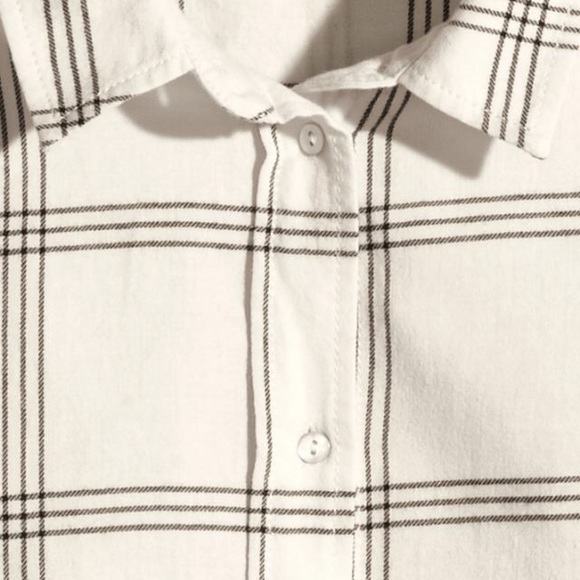 3/$15 🤑✨ H&M White Grid Flannel Button Down Shirt - US 8 - Picture 7 of 7
